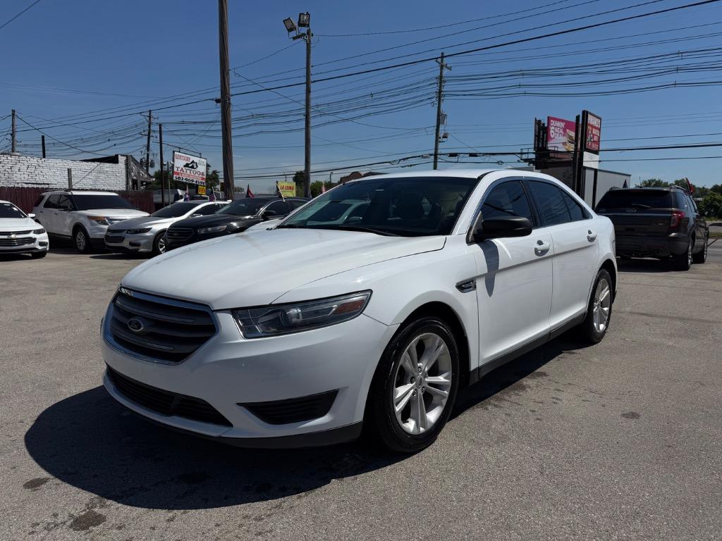 2016 Ford Taurus SE FWD's photo